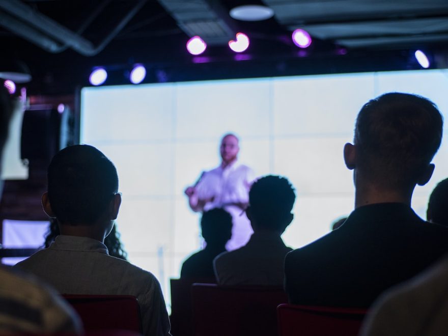 How to Engage and Inspire Your Audience as a Motivational Speaker