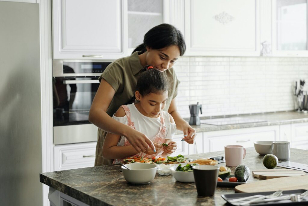 HOME AND FAMILY: 8 Ways to Include Kids In The Cooking Process