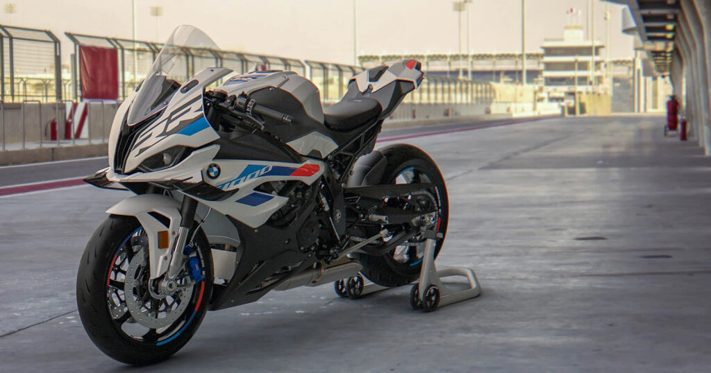 BMW S 1000 RR (2023) mendarat di pasaran Malaysia, 2 varian, harga mula RM 129.5k!