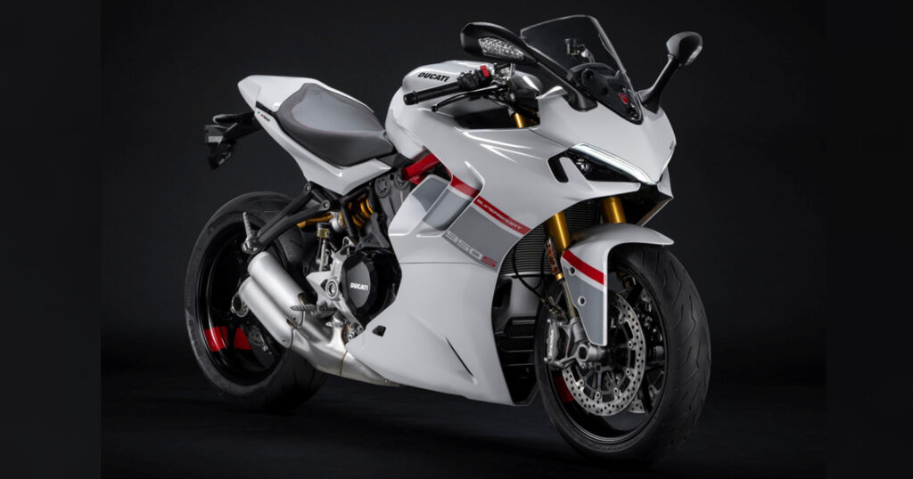 Ducati SuperSport 950 S (2024) dipertontonkan, skema warna ala ‘Lucky Strike’, suspensi dipertingkat!