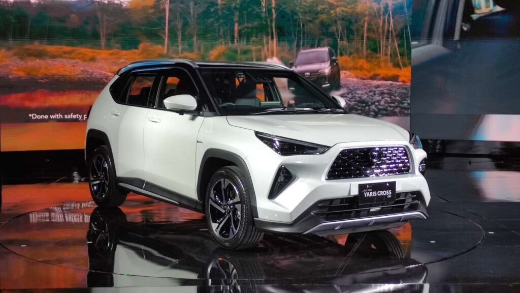 ASEAN’s Toyota Yaris Cross debuts; DNGA platform,  hybrid available – HR-V rival also previews Perodua D66B