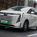 GAC melancarkan E9 hibrid plug-in, pesaing Alphard dengan jarak gerak sejauh 1,032 km, 372 PS & 630 Nm!