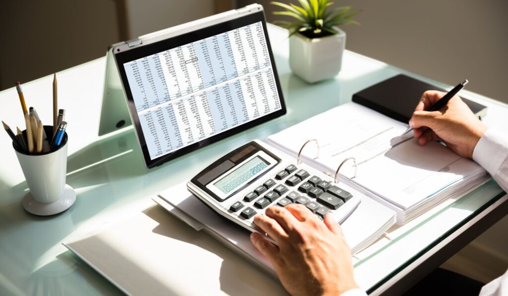 What is the Difference Between Tax Accounting, Bookkeeping, and Payroll Services?