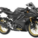 Yamaha YZF-R15 V4 (2023) dengan tema ‘Batman’ tiba di India, harga RM 10.1k!