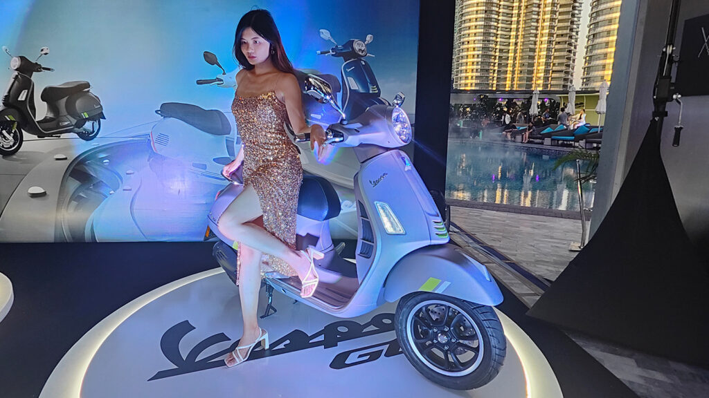 Vespa GTS 300 (2023) debut pasaran Malaysia, 2 varian teratas, harga mula RM 32.9k!