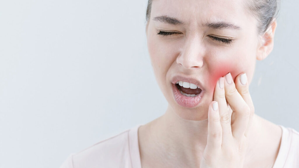 When Toothaches Strike: How Emergency Dentistry Can Save the Day