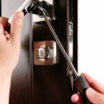 Emergency Locksmith Services: What Not to Do When Locked Out