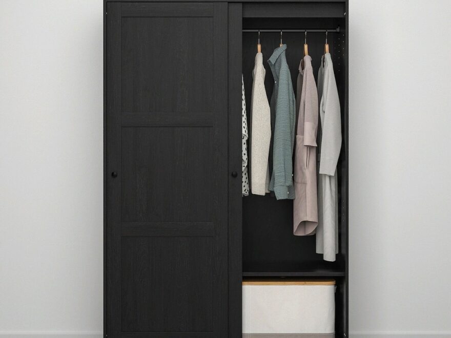 Sliding doors wardrobe