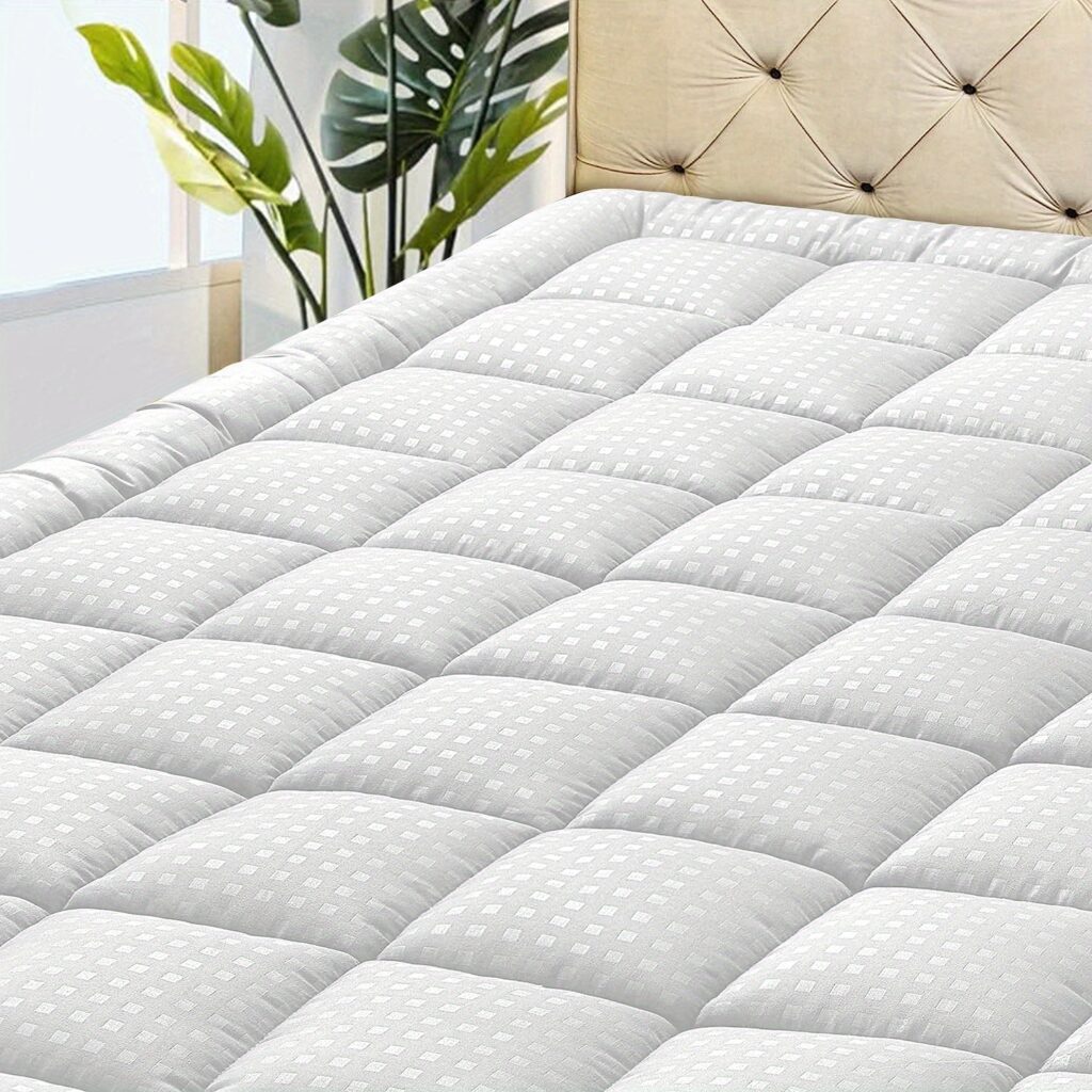 Choosing the Right Quilted Mattress Pad: Thickness, Material, and Size