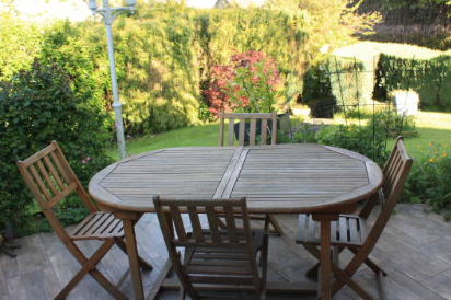 outdoor table and chairs