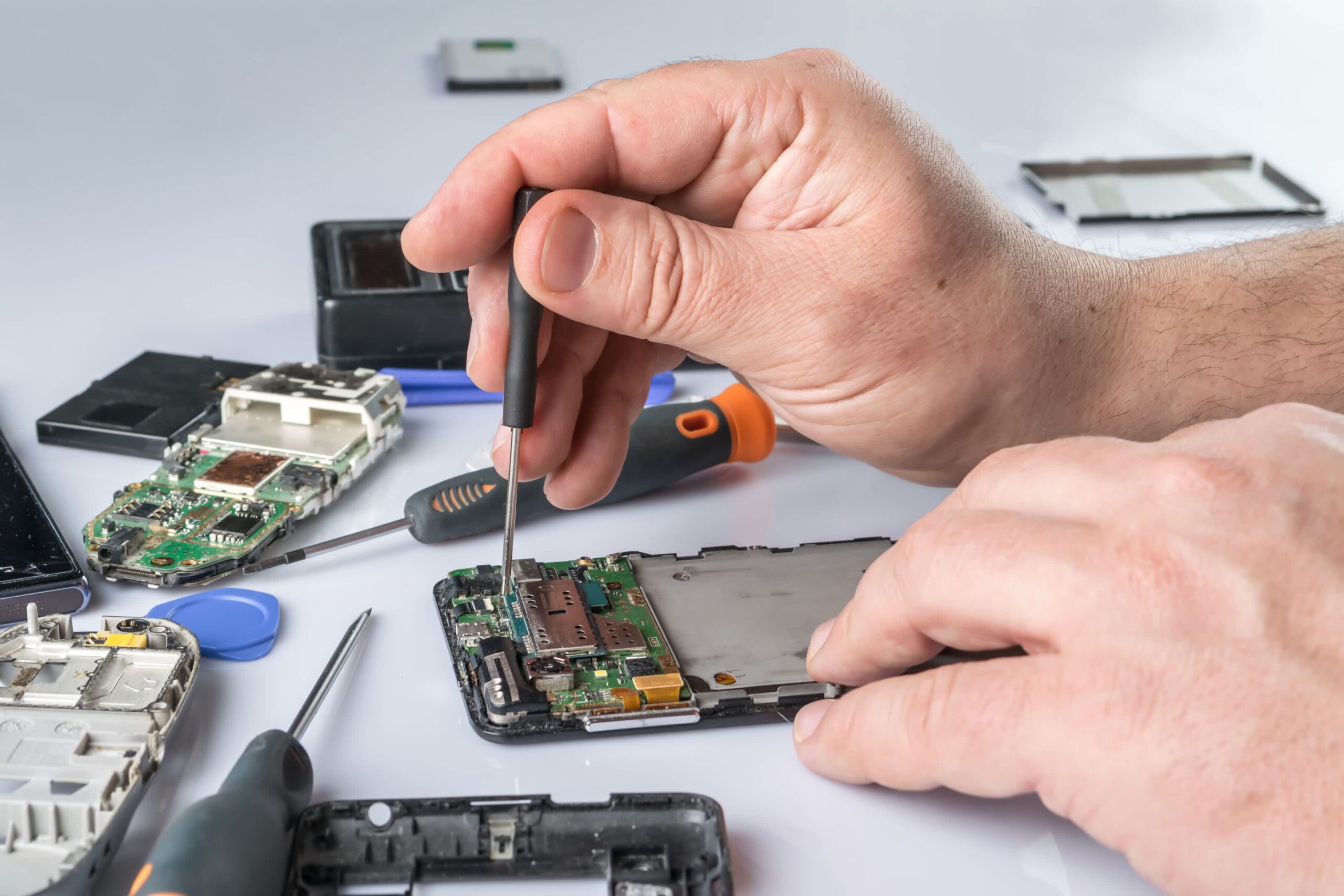 urgent mobile repair services in UAE