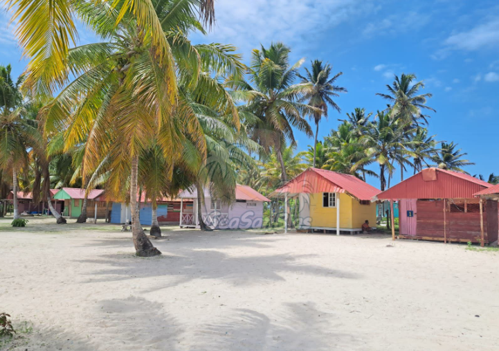 What Activities Are Available for Families on Franklin Island San Blas?