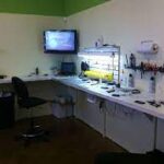 Cell repair shop Willow grove