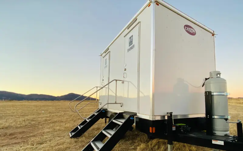 portable bathroom rental