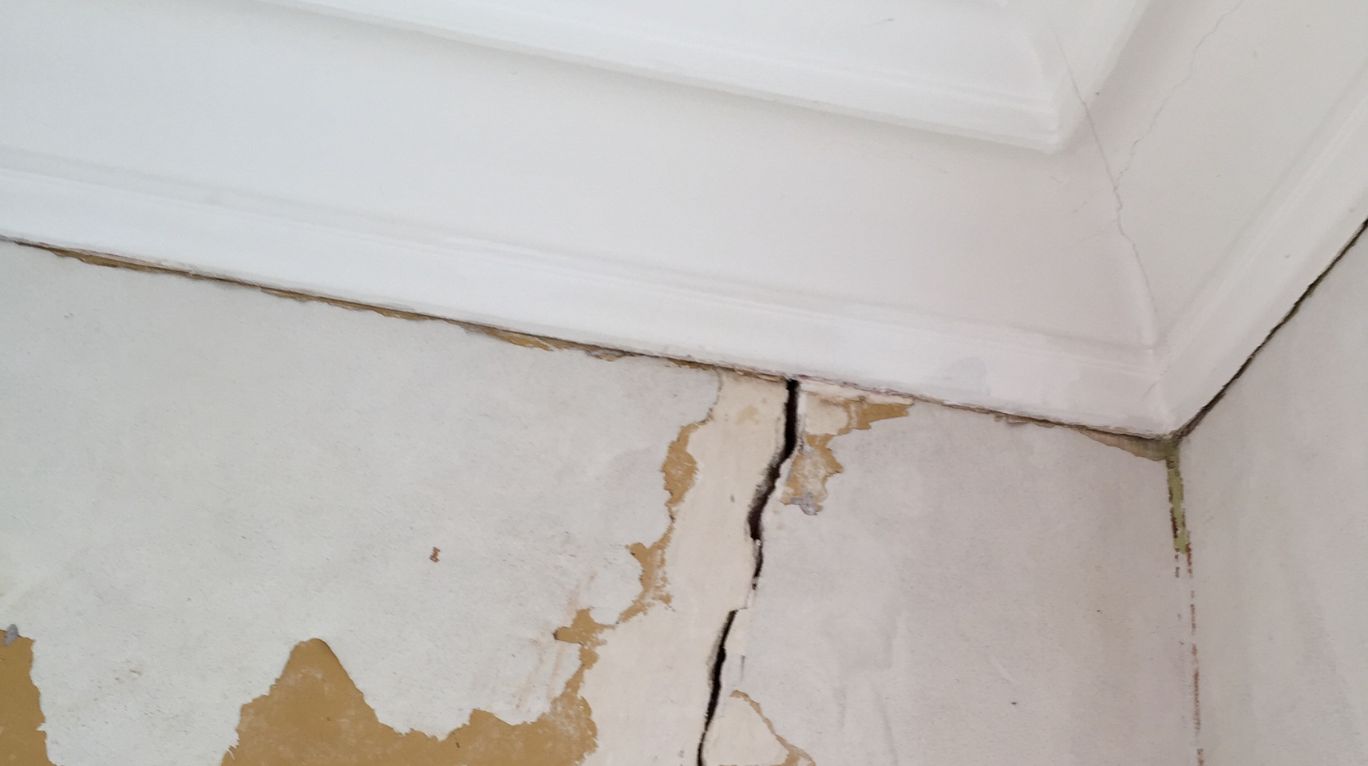 repairing cracks in brick veneer