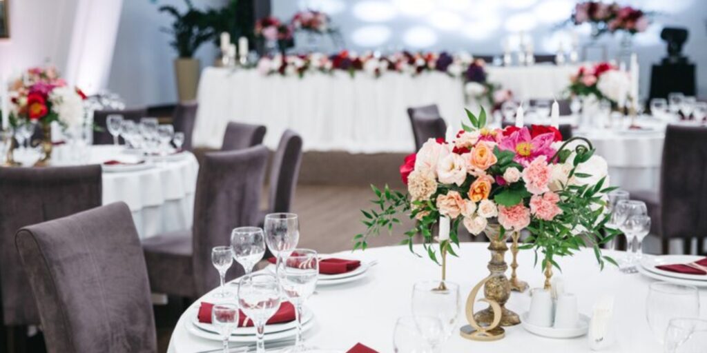 Where Can I Find Reliable Commercial Linen Hire Services?