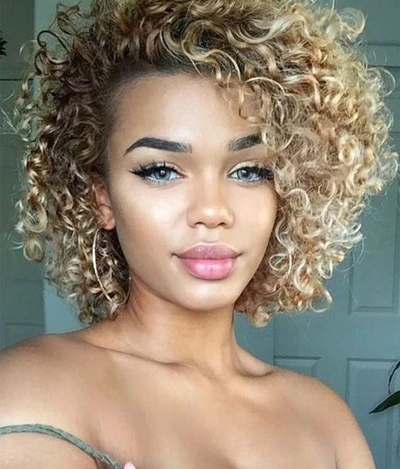 Curly Blonde Wigs