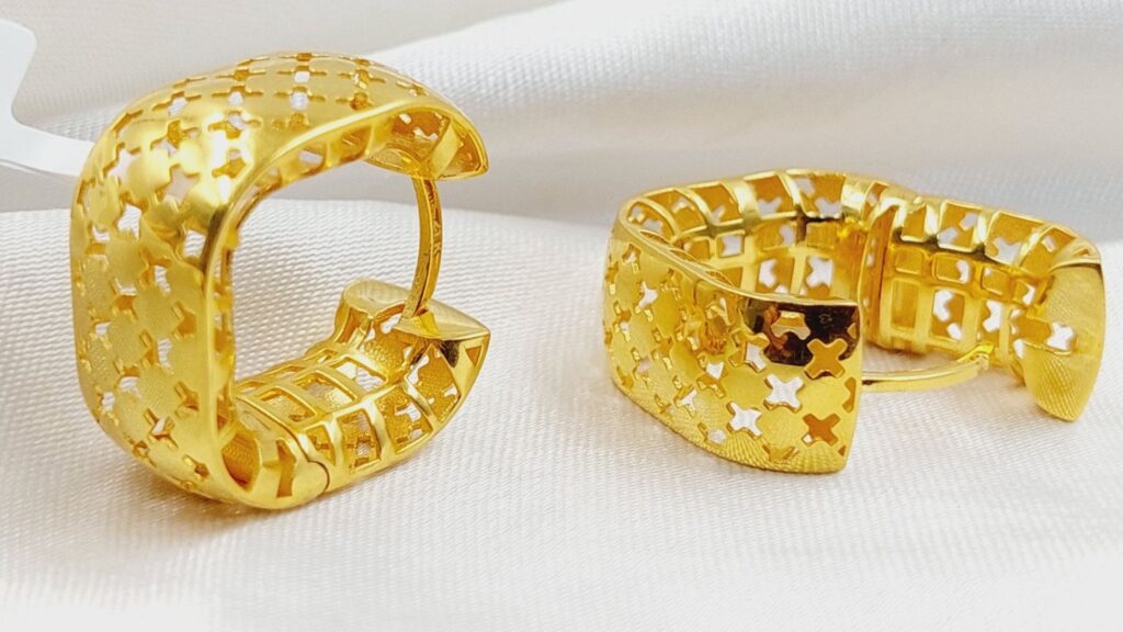 Discover the Benefits of Investing in 22K Gold Jewelry: