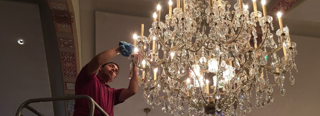 chandelier cleaning dubai