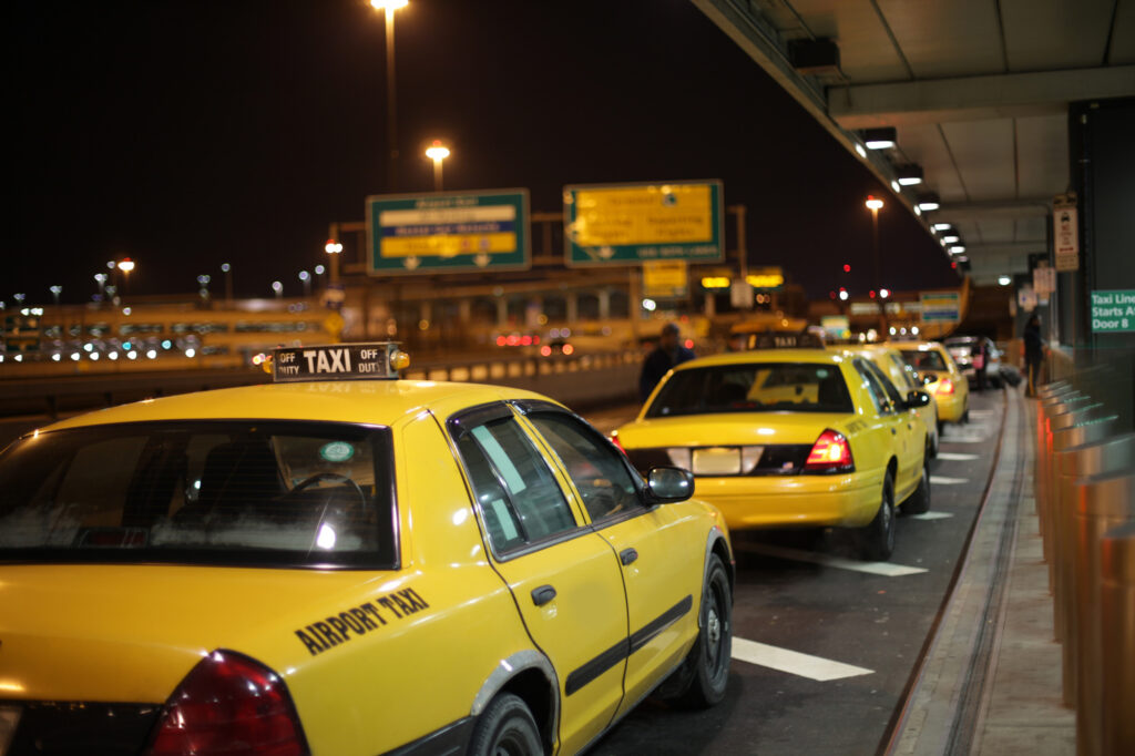 Taxi From Leeds To Manchester Airport: The Ultimate Guide