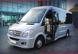 Affordable and Comfortable: Minibus Hire Services in Leeds