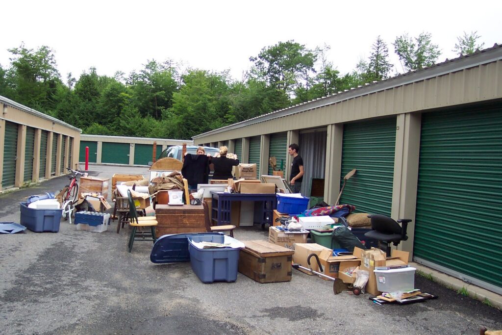 storage unit clean-out service