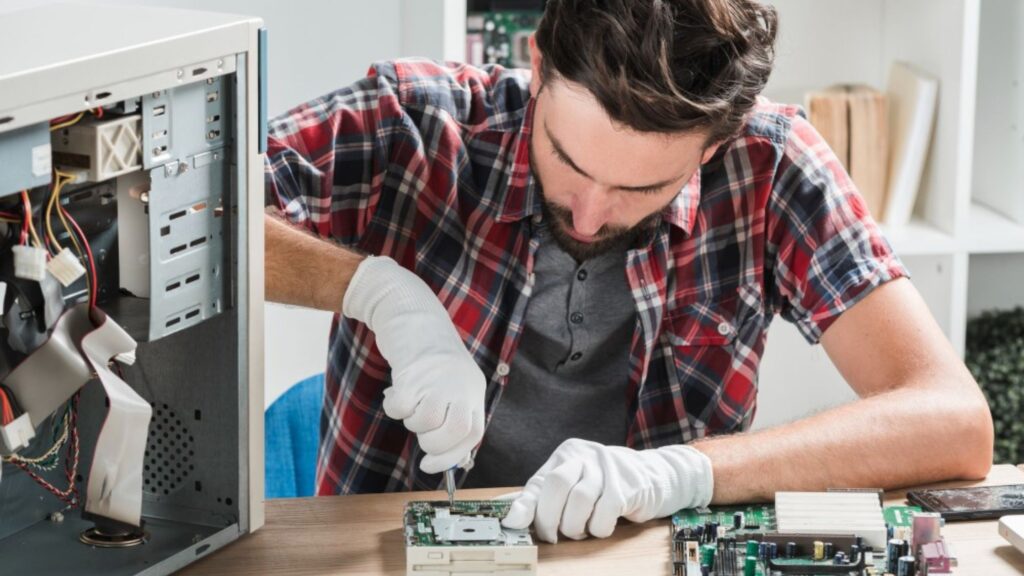 Staying Connected: Mobile Phone Trends and Computer Repair Services in Newport News