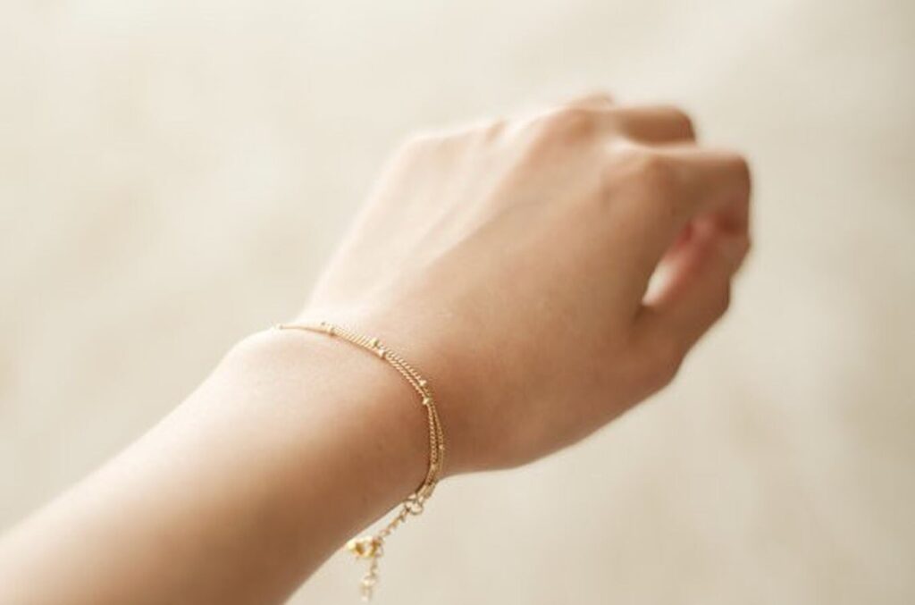 gold chain bracelet