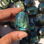 How to Use Labradorite in Meditation and Chakra Healing