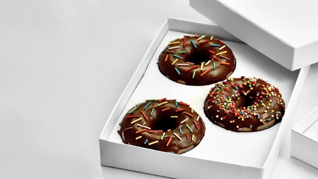 custom donut box with donuts