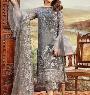 Pakistani Chikankari Suits Online