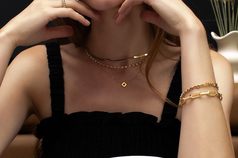 Pioneering Jewelry Co. Turns Gold into Green Investments